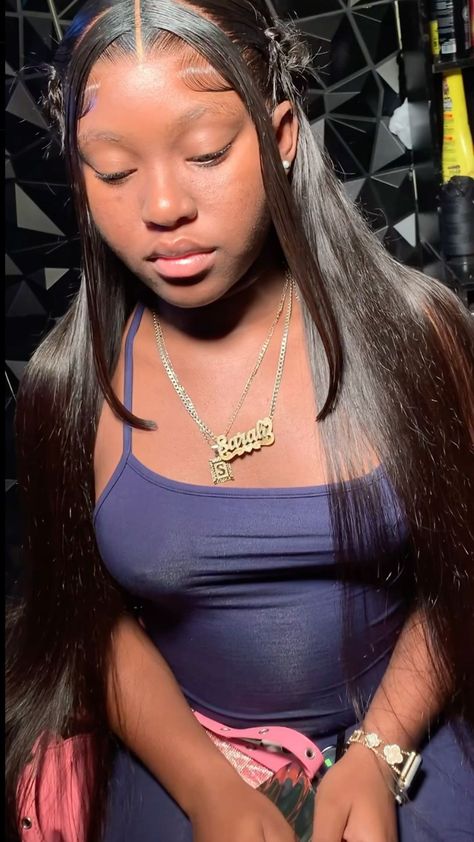 Urban Jungle: Hairstyles with an Edge for City Dwellers Straight Lace Wig Styles, Haircut Trend 2023, Lace Frontal Hairstyles, Hair Dye Color Ideas, Lace Wigs Styles, Teenage Hairstyles, Hair Plugs, Frontal Wig Hairstyles, Wig Ideas