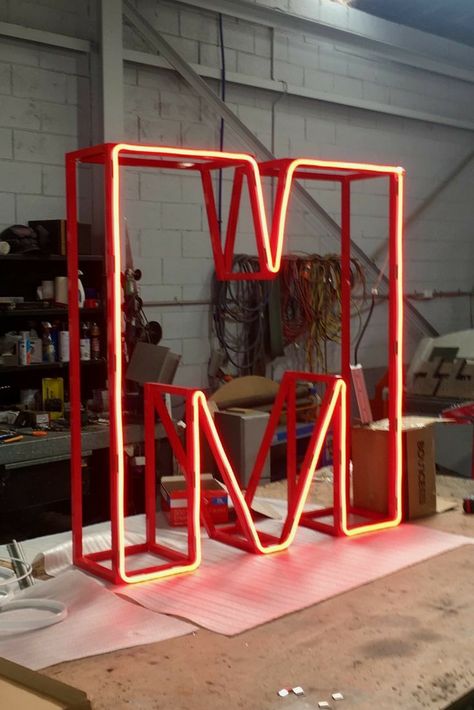 Neon Signage Design, Illuminated Signage Design, Lighted Signage, Light Signage, Neon Sign Ideas, Neon Sign Room, Neon Decorations, 3d Signage, Illuminated Signage