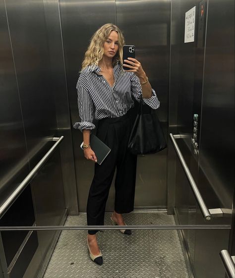 Outfit Formal Mujer, Corporate Baddie Outfits, Casual Chique Stijl, Corporate Baddie, Mode Tips, Corporate Attire, Corporate Fashion, Business Outfits Women, Stylish Work Attire