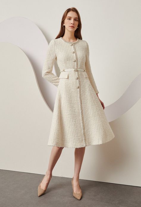 A Line Winter Dress, Royal Style Fashion Classy, Midi Tweed Dress, Tweed Dress Outfit Classy, Winter Work Dress, Tweed Dress Chanel, Chanel Tweed Coat, Chanel Tweed Dress, Skirt Suits For Women