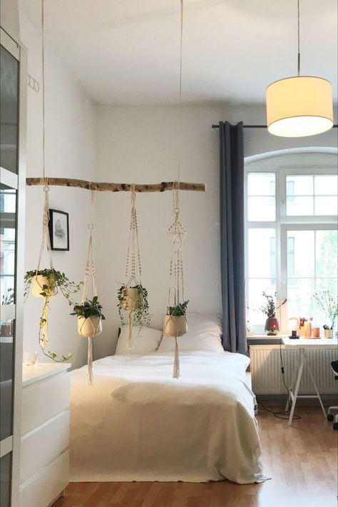 18.08.2020 - Kim hat diesen Pin entdeckt. Entdecke (und sammle) deine eigenen Pins bei Pinterest. Koti Diy, Apartment Layout, Aesthetic Rooms, Apartment Inspiration, Home Design Decor, Room Inspiration Bedroom, Room Ideas Bedroom, Apartment Room, Aesthetic Bedroom