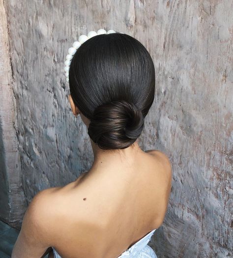 Updo For Medium Length Hair, Bridal Hairstyles For Long Hair, Slick Bun, Bridal Hair Up, Bridal Hair Inspiration, Romantic Hairstyles, Bridal Hair Updo, Peinados Recogidos, Updos For Medium Length Hair