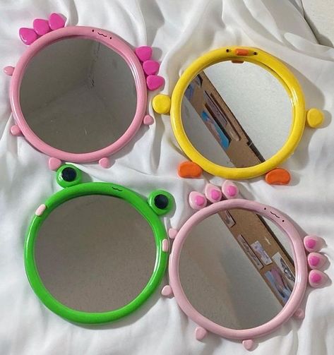 Super Clay, 3 Mirrors, Spiegel Diy, Wall Mirror Decor, Pink Axolotl, Flower Mirror, Diy Air Dry Clay, Mirror Crafts, Air Dry Clay Projects