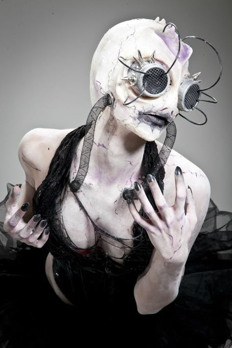 20 Terrifying Horror Makeup Girls - Gallery Monster Makeup, Prosthetic Makeup, Ball Ideas, Special Fx Makeup, Horror Makeup, Theatrical Makeup, Halloween Tattoo, Scary Makeup, Special Effects Makeup