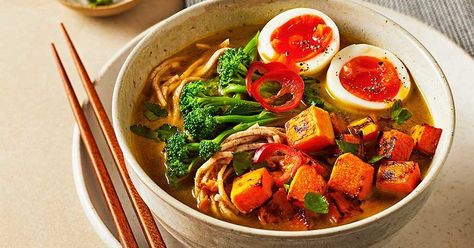 Miso & butternut squash ramen Butternut Squash Chilli, Sprouting Broccoli, Make Lunch, Butternut Soup, Roasted Red Pepper Soup, Squash Vegetable, Vegetarian Nutrition, Low Salt, White Miso