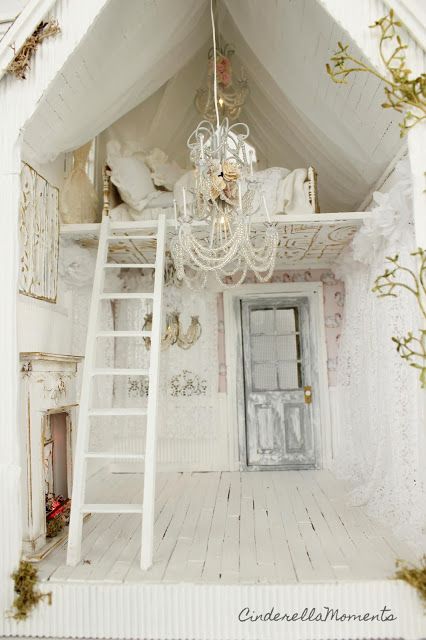 Cinderella Moments: Swan Shabby Chic Dollhouse Blythe House, Shabby Chic Dollhouse, Cottage Dollhouse, Swan Wallpaper, Chic Loft, Cinderella Moments, Home Cottage, Victorian Dollhouse, Victorian Cottage