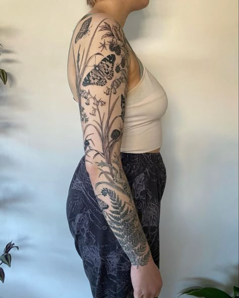 Botanical Tattoo Sleeve, Natur Tattoo Arm, Nature Sleeve, Wildlife Tattoo, Insect Tattoo, Bug Tattoo, Tattoos Inspo, Vine Tattoos, Plant Tattoo