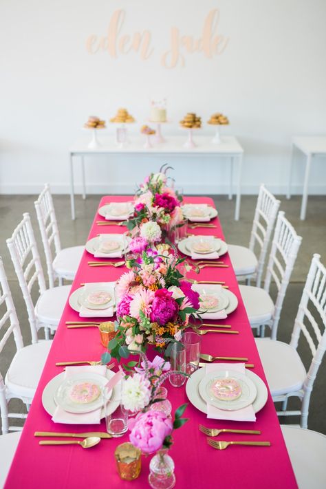 Hot Pink Table, Pink Table Runner, Brunch Party Decorations, Hot Pink Birthday, Pink And Gold Birthday Party, Pink Party Theme, 21 Diner, Brunch Decor, Pink Party Decorations