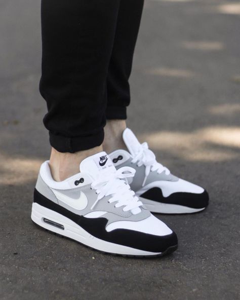 Nike Air Max 1 "Wolf grey" Nike Air Max 1 Outfit Men, Air Max 1 Outfit Men, Nike Airmax 1, Air Max One, Nike Air Max 87, Nike Air Max Sneakers, Airmax Nike, Tenis Nike, Nike Id