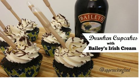 Chocolate cupcakes with Bailey's Irish Cream Buttercream PLUS infused with pipettes of Baileys, and then drizzled with chocolate! IG-worthy! Essen, 21st Birthday Cupcake Ideas, Infused Cupcakes Recipes, Bailey's Recipes, Booze Cupcakes, Drunken Cupcakes, Boozy Cupcakes Recipes, Alcohol Infused Cupcakes, Boozy Cakes