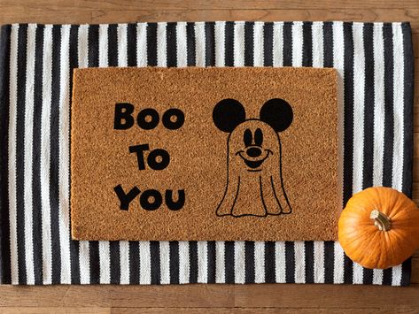 Disney Doormat, Halloween Mats, Disney Cricut, Mat Ideas, Ghost Funny, Gifts For Disney Lovers, Fall Doormat, Halloween Disney, Halloween Door Mat