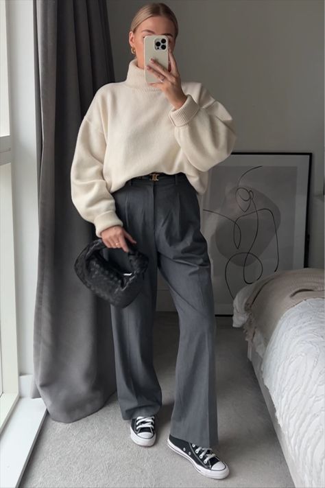 Casual Suit Pants Outfit Women, Grey Straight Leg Trousers Outfit, Casual Trousers Outfit Summer, Dark Gray Slacks Outfit Women, Grey Suit Trousers Women Outfit, Grey Straight Pants Outfit, Pantalone Grigio Outfit, Grey Trousers Outfit Winter, Light Gray Trousers Outfit