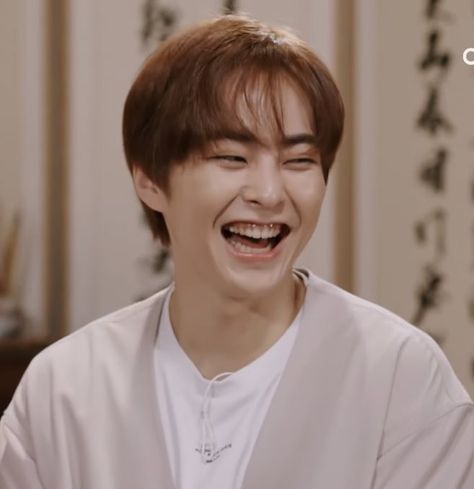 Exo Xiumin Icon, Xiumin Smile, Exo Icons, Smile Icon, Smile Wallpaper, Gummy Smile, Kim Min Seok, Exo Xiumin, Naruto Fan Art