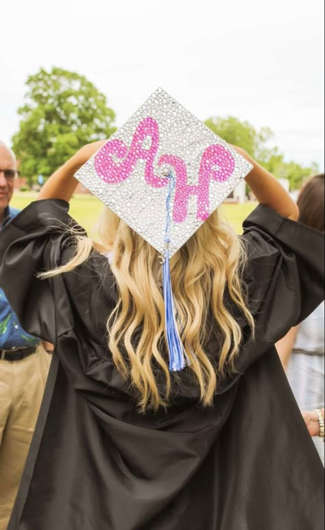 Pink graduation cap sharpay Cap Decoration Graduation Rinstones, Fancy Graduation Cap, Sharpay Grad Cap, Cute Graduation Caps Unique, Sharpay Graduation Cap, Sharply Evans Graduation Cap, Umass Amherst Graduation Cap, Decorate Cap For Graduation High School, Preppy Graduation Cap