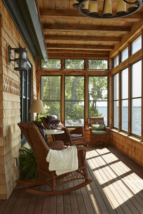 Screened Porch Designs, Enclosed Porch, Building A Porch, Sunroom Designs, Casa Country, Haus Am See, Log Cabin Decor, Casa Vintage, Screen Porch