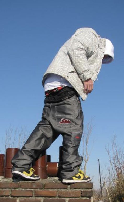 Soggy Bottom Boys, Guys In Baggy Jeans, Sagging Pants Boxers, Men’s Fashion Baggy Pants, Baggie Jeans Boys, Saggin Pants, Justin Bieber Photoshoot, Hip Hop Jeans, Sagging Pants