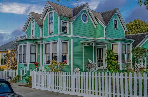 https://flic.kr/p/qGFHxQ | Built in 1888--DSC2055--Pacific Grove, CA | A modest Victorian era beauty. As seen on the California central coast's Monterey Peninsula. Vintage Houses, Monterey Peninsula, Pacific Grove, Big Windows, Victorian Houses, Old Homes, Cottage Homes, In My Opinion, Victorian Homes