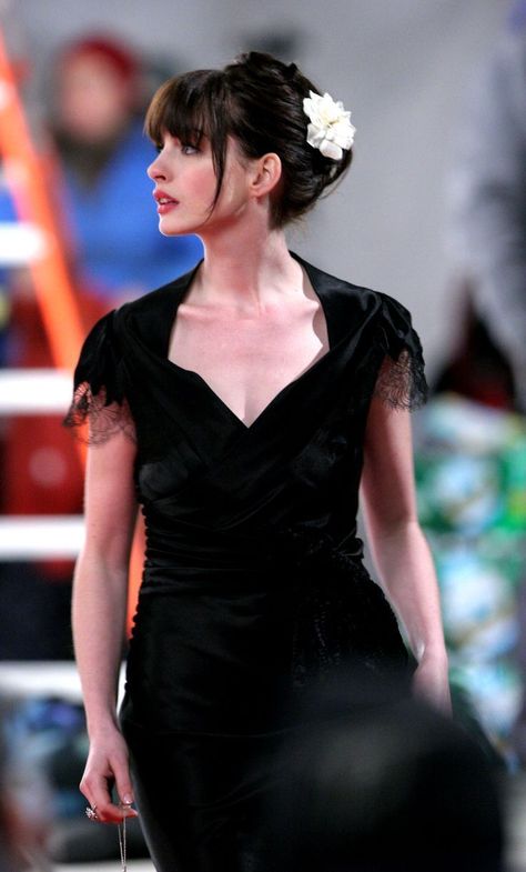 Devil Wears Prada Outfits, Anne Hathaway Style, Patricia Field, Devil Wears Prada, Movie Fashion, Anne Hathaway, The Devil, Mode Inspiration, The Professional