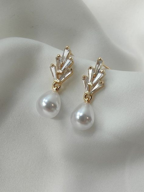 ✦ Note: All images are sourced from various creators and are shared for inspiration only.✦ Simple Earrings Design, Simple Pearl Earrings, Drop Bridal Earrings, Pearl Drop Earrings Bridal, Crystal Bead Jewelry, Pearl Accessories, Pearl Necklace Designs, Bridal Earrings Drop, Simple Pearl