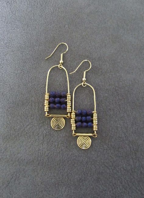 Purple lava rock beads with French hooks. Rock Chandelier, Chandelier Earrings Diy, Chandelier Earrings Gold, Wire Jewelry Earrings, Wire Wrap Jewelry Designs, Wire Wrapped Jewelry Diy, Gold Chandelier Earrings, Gold And Purple, Earring Kit