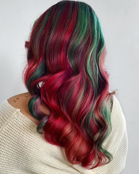 Christmas Day Ideas, Red Hair Tips, Pretty Brown Hair, Multi Colored Hair, Hair Tinsel, Hair Color Crazy, Hair Color Purple, Fantasy Hair, Grunge Look