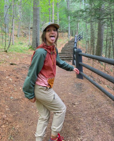 Granola Girl Outfits, Granola Outfits, Granola Style, Granola Aesthetic, Hiking Fits, Granola Girl Aesthetic, Mountain Girl, Earthy Outfits, Adventure Aesthetic