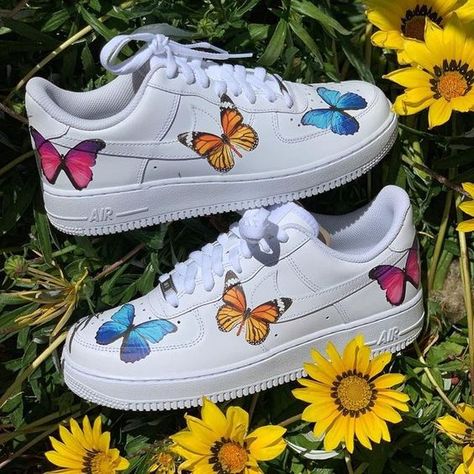 Painted Nikes, Butterfly Shoes, Custom Shoes Diy, Nike Shoes Air Force, Nike Air Force One, White Nike Shoes, Custom Nike Shoes, All Nike Shoes, Personalized Shoes