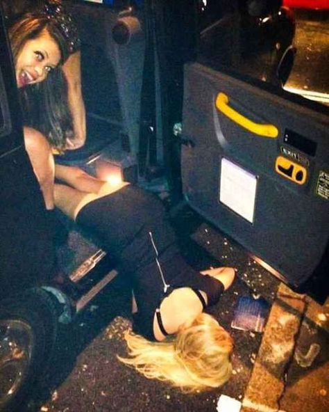 This girl, who was responsible enough to take a cab: | 23 People Who Are Worse At Drinking Than You Drunk Fails, Party Fail, Funny Postcards, Friends Drinks, To Infinity And Beyond, Laughing So Hard, Funny Pins, Funny Things, Bones Funny