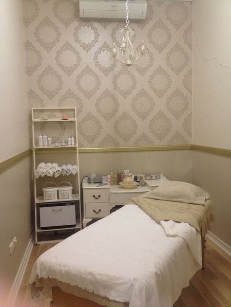 Spa Room Ideas, Deco Spa, Massage Room Decor, Massage Therapy Rooms, Beauty Therapy Room, Spa Room Decor, Esthetics Room, Esthetician Room, Spa Rooms