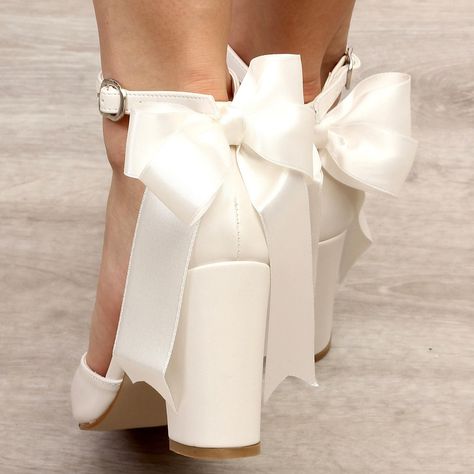 Outer Material: Artificial Material  Inner Material: Artificial Material  Number Pattern: Full  Comb Width: Full  Base Type: Neolite  Heel Height: 8.0 cm  Base Height: 1.0 cm  Weight: 460 g  color :ivory bow:satın bow Wedding Heels Ribbon, Bride Chunky Heels, Wedding Heels Bow, Wedding Bow Dress, Fairytale Wedding Shoes, Wedding Heels With Bow, Brides Heels, Wedding Shoes With Bow, Korean Fashion Shoes Heels