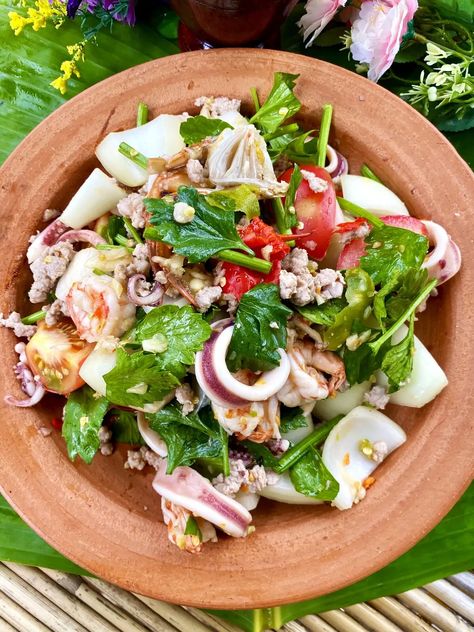 Thai Seafood Salad, Thai Seafood, Thai Salad Recipes, Healthy Thai Recipes, Sea Food Salad Recipes, Tasty Thai, Favorite Pasta Recipes, Thai Salads, Tom Yum