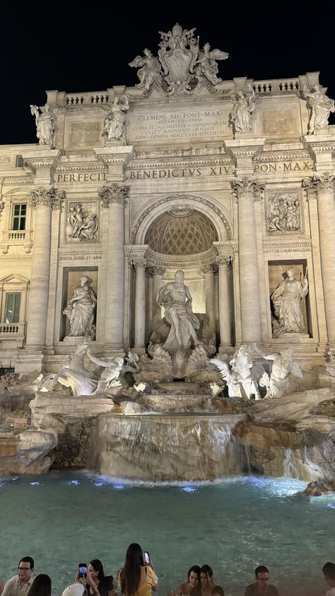 #rome #trevifountain #italy Rome, Vatican City, Rome Italy, Rome Coliseum, Rome Italy Aesthetic, Life Vision, Italy Aesthetic, Trevi Fountain, Art Ideas