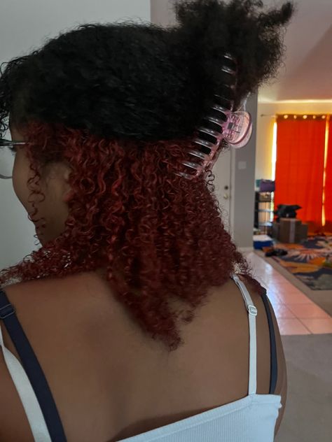 Split Dye (At home) @ only4gen Split Dye 4c Hair, Afro Split Dye, 4b Hair Dye Ideas, Half Red Half Black Hair Curly, Red Picaboo Hair, Red And Black Natural Hair, Split Dye Red Hair, Peakaboo Dye Curly Hair, Half Dyed Curly Hair