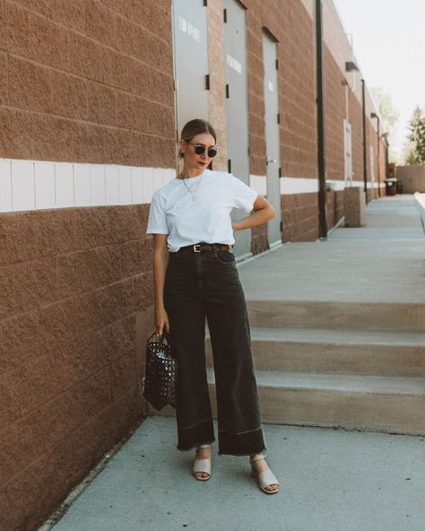 Black Wide Leg Pants Outfit Casual, Black Wide Leg Jeans Outfit, Wide Leg Pants Outfit Casual, Black Wide Leg Pants Outfit, Wide Pants Outfit, Wide Leg Outfit, Styling Wide Leg Pants, Black Wide Leg Jeans, Wide Leg Jeans Outfit