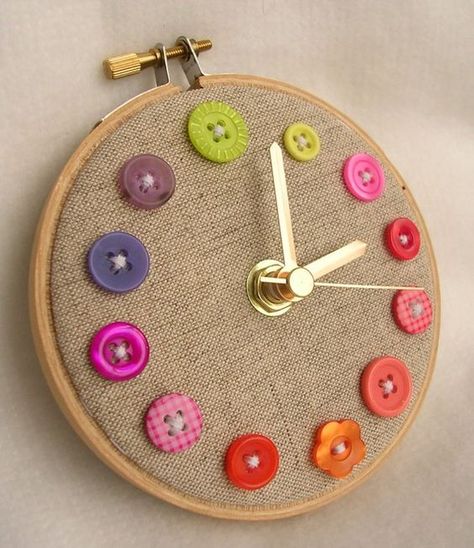 Diy Buttons, Diy Clock, Sewing Rooms, Button Art, Button Crafts, Crafty Craft, Hoop Art, Sewing Room, Embroidery Hoop