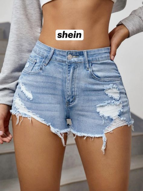 Jean Short Outfits, Denim Shorts Outfit, Ladies Shorts, Outfits Mit Shorts, Shorts Outfits Women, Ripped Jean Shorts, Fashion Corner, Ripped Denim Shorts, Ripped Shorts