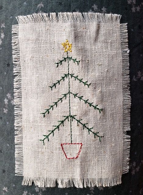 Primitive Stitchery Christmas, Primitive Embroidery Patterns, Fabric Christmas Cards, Primitive Tree, Primitive Christmas Tree, Primitive Embroidery, Stitch Embroidery Design, Primitive Stitchery, Bean Stitch