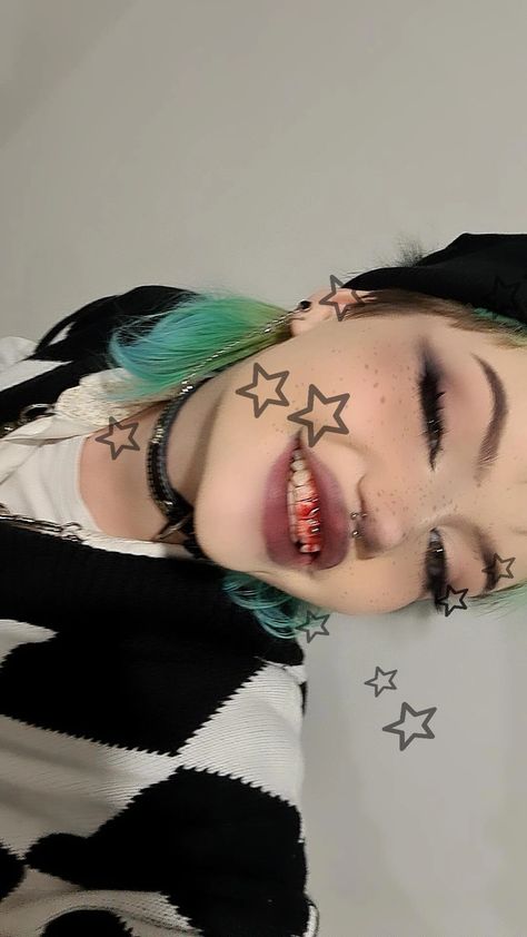 selfie smiling with blood on teeth Smiley Piercing Fangs, Cheekbone Piercing, Smiley Piercing Aesthetic, Smile Piercing, Finger Piercing, Piercings Smiley, Smiley Piercing, Face Piercings, Snake Bites