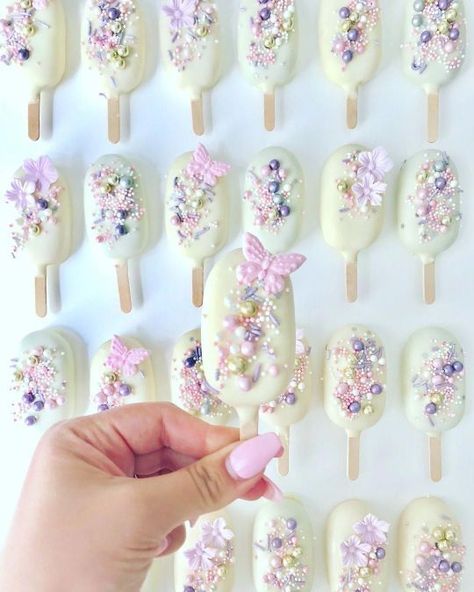 Food Butterfly, Pink Cakesicles, Cake Pops Ideas, Popsicles Cake, Ice Cream Cake Pops, Cake Pop Designs, Savory Cakes, Buckwheat Cake, Chocolate Cake Pops