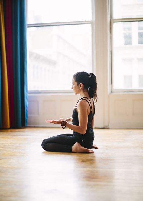 Yoga Sequence for Gratitude: Hero's Pose with Open Hands Gratitude Yoga Sequence, Bakasana Sequence, Autumn Yoga Sequence, Evening Yoga Sequence, Anusara Yoga Sequence, Open Hands, Yoga Teacher Training, Yoga Sequences, Teacher Training