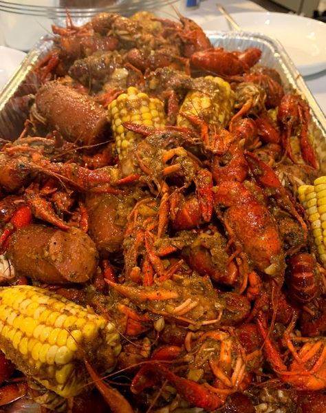 Seafood Boil Crawfish, Seafood Boil With Crawfish, Seafood Boil Garlic Butter Sauce, Best Seafood Boil Recipes Cajun, Crawfish Broil Recipes, Seafood Boil Ingredients, Crab Boil Recipe Oven, Cajun Crawfish Boil, Recipes For Seafood Boil