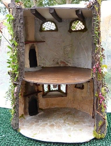 Tree House Doll House, Fairy Log House, Diy Fairy Home, Gnome House Diy, Mouse House Diy, Doll Tree House, Woodland Dollhouse, Fairy House Interior, Miniature Tree House