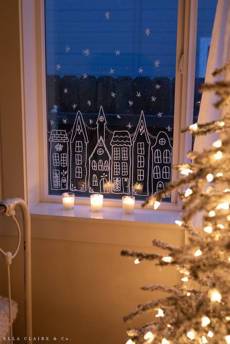 Create a beautiful European Christmas village in your window with this free printable stencil. Simply print and trace houses in your window for a charming holiday decoration that will last all winter long. Printable Christmas Village, Stencil Free Printable, Christmas Window Stencils, Window Drawings, Warm Christmas Decor, Printable Stencil, Christmas Window Painting, Free Stencils Printables, Christmas To Do List