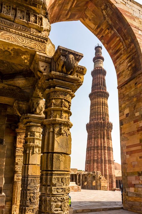 Qutub Minar Photoshoot, Qutub Minar Aesthetic, Qutub Minar Photography, Delhi Vibes, Delhi Photoshoot, Delhi Pics, Qutb Minar, Indian Monuments, Monument In India