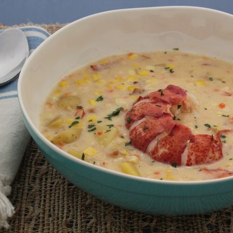 Lobster and Sweet Corn Chowder is a New England favorite. Emerald Lagasse Recipes, Emerils Recipes, Lobster Corn Chowder, Celebrities Recipes, Sweet Corn Chowder, Emeril Recipes, Emeril Lagasse Recipes, Ham Sauce, Fish Eating