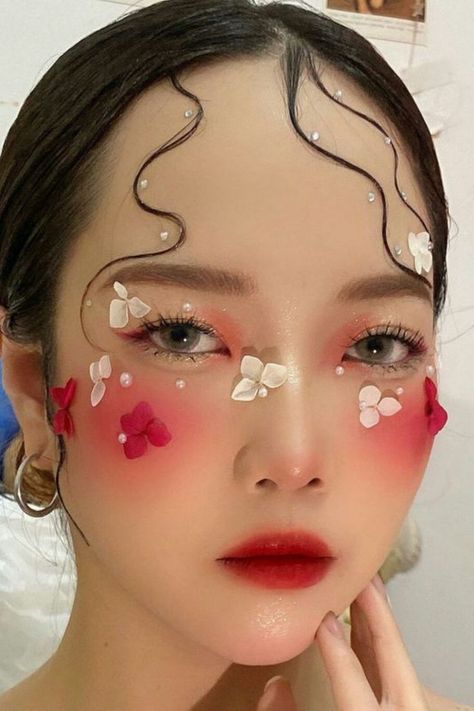 Makeup Euphoria, Wet Flowers, Rhinestone Makeup, Flower Makeup, Red Blush, Creative Shot, Red Makeup, Creative Eye Makeup, Flowers Red