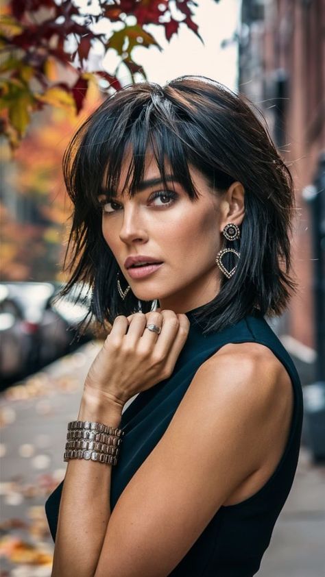 Very Textured Medium Hair, Mid Shag Haircut With Bangs, Haircut With Bangs And Layers Short, Mid Length Textured Bob, Layered Mid Length Bob, Shaggy Medium Length Haircut, Short Hair Cuts With Bangs For Woman, Should Length Hair With Layers And Bangs, Shaggy Long Bob With Bangs