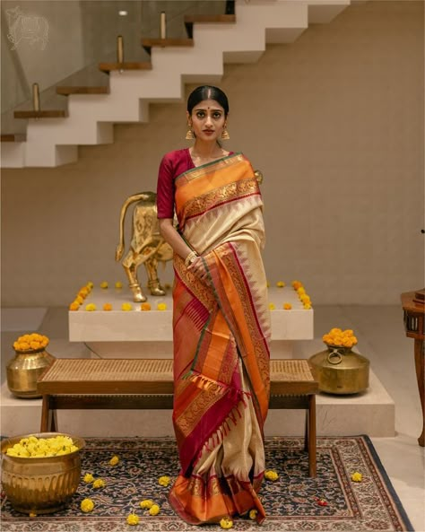 TULSI MADRAS (@tulsi.madras) • Instagram photos and videos Kanchipuram Silk Lehenga, Kanjivaram Pattu Sarees, Tulsi Silks, Bride Sarees, Off White Saree, Sleeveless Blouse Designs, Saree Pattu, Latest Silk Sarees, Kanjivaram Sarees Silk