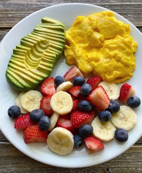 (source) Pasti Fit, Easy Healthy Meal Prep, Makanan Diet, Healthy Food Dishes, Breakfast Plate, Healthy Food Motivation, Healthy Lifestyle Food, Scrambled Eggs, Healthy Meal Prep