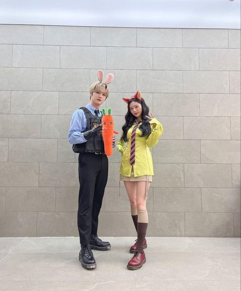 Nick Wilde Costume, Zootopia Costume, Judy Hopps Costume, Zootopia Cosplay, Kpop Costume, Couple Cosplay, Duo Halloween Costumes, Couples Halloween Outfits, Cute Couple Halloween Costumes